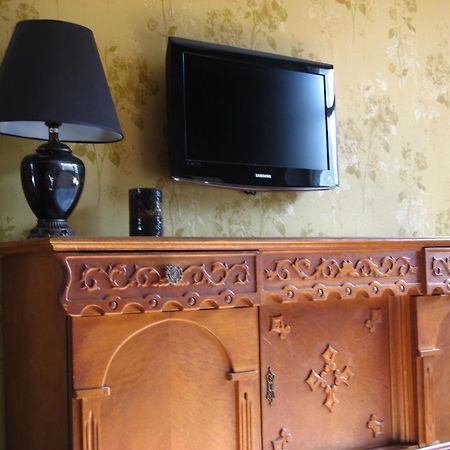 Artrooms بوزنان المظهر الخارجي الصورة