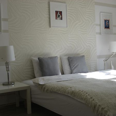 Artrooms بوزنان المظهر الخارجي الصورة