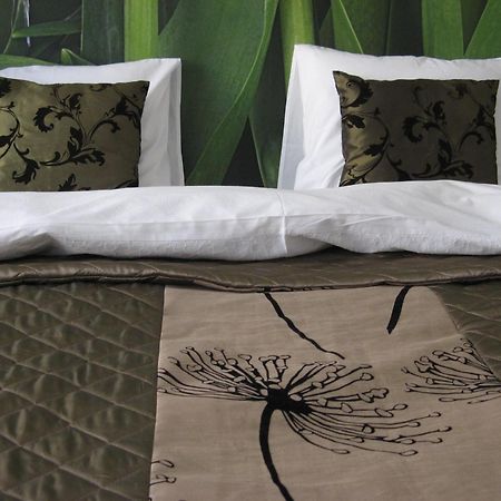 Artrooms بوزنان المظهر الخارجي الصورة
