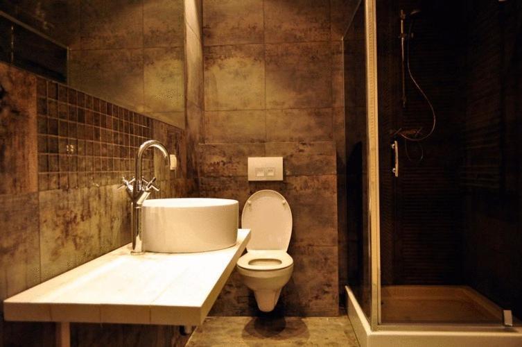 Artrooms بوزنان المظهر الخارجي الصورة