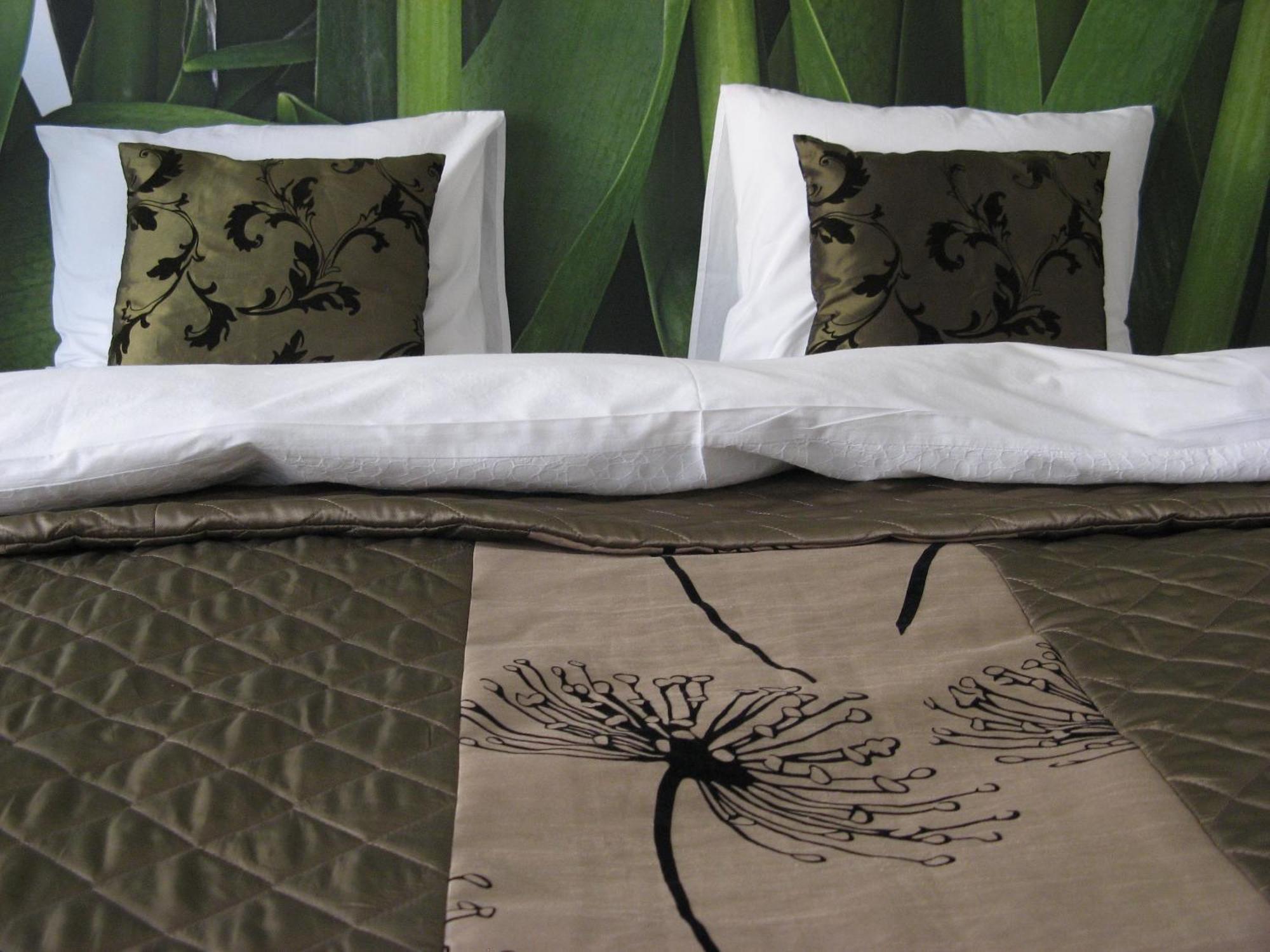 Artrooms بوزنان المظهر الخارجي الصورة