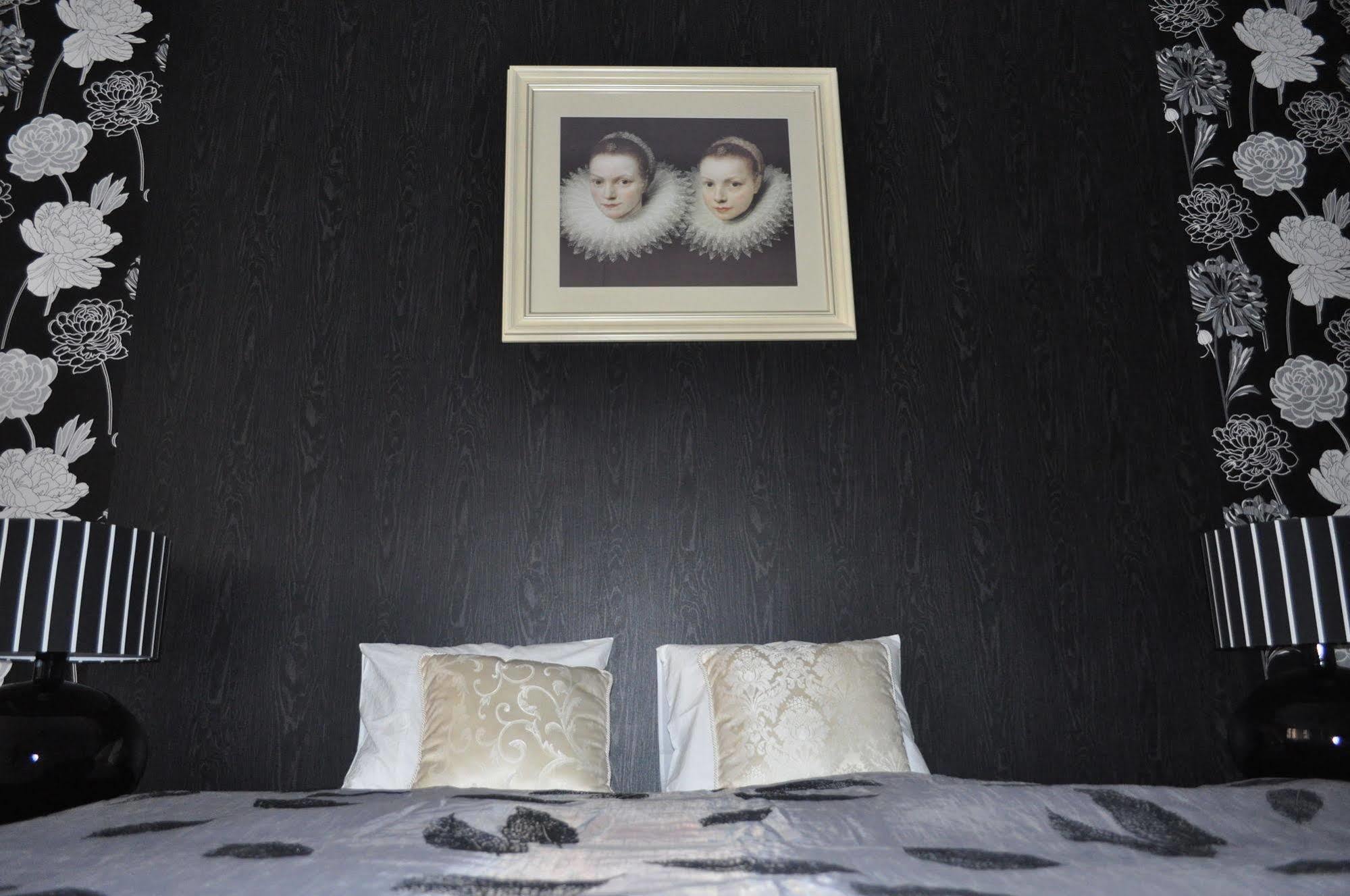 Artrooms بوزنان المظهر الخارجي الصورة
